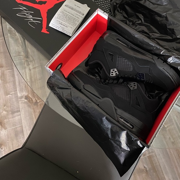 Jordan 4 Retro Black Cat (2020) GS - Picture 2 of 8